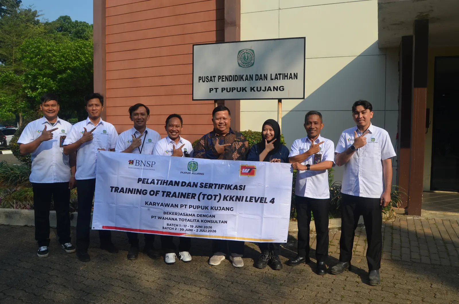 Pelatihan P3K Tempat Kerja — Sertifikasi Petugas P3K KEMNAKER RI — Panduan Pelatihan K3 & Sertifikasi